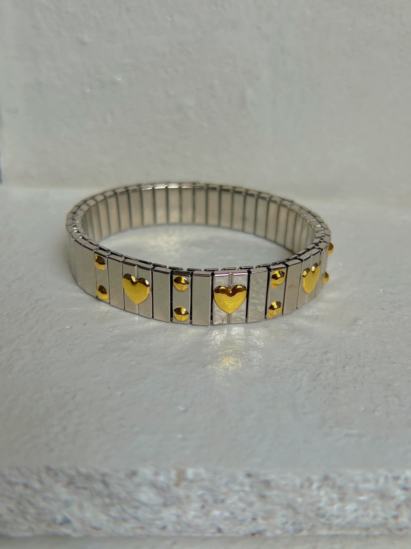 Pulsera rígida