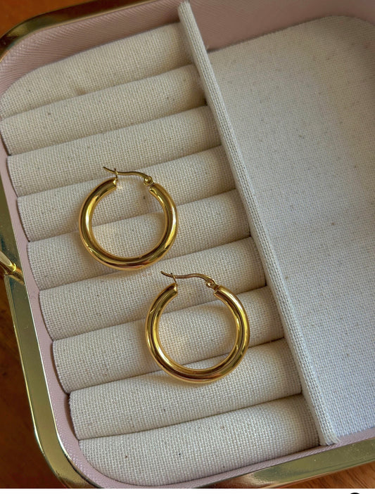 Argollas medianas en baño 18K