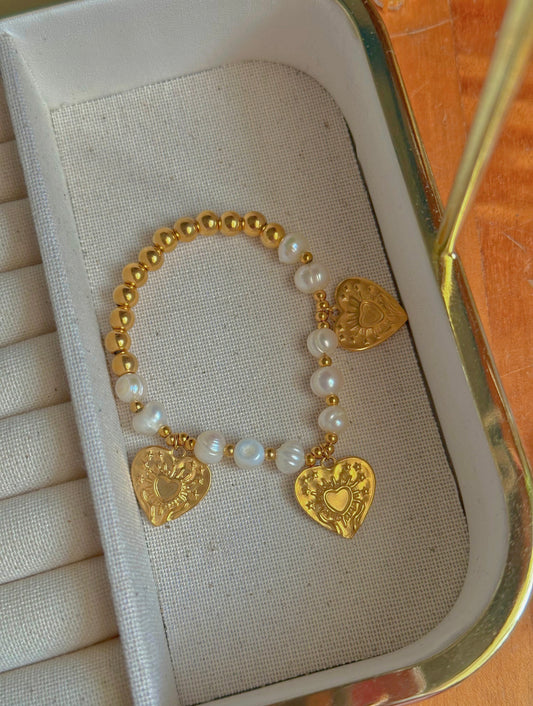 Pulsera de corazones triples